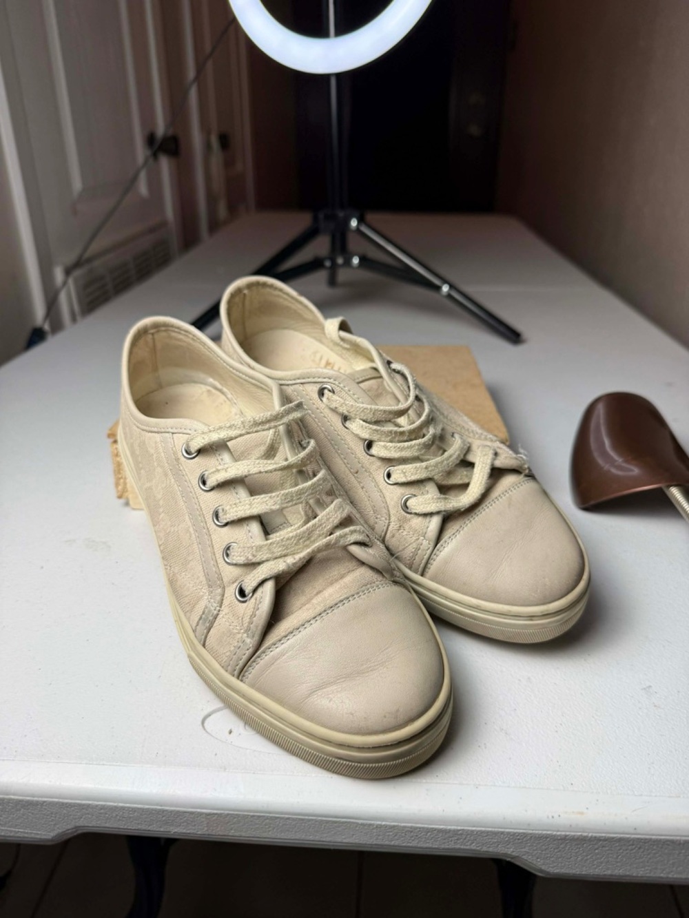 Gucci Women GG Low Cotton
White Leather Canvas
Monogram Sneakers Sz 36.5 / 6.5 - Picture 10 of 13